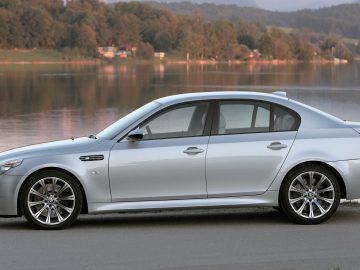BMW M5 E60 V10 507 Ch SMG7 - Ttes Options - Parfait état