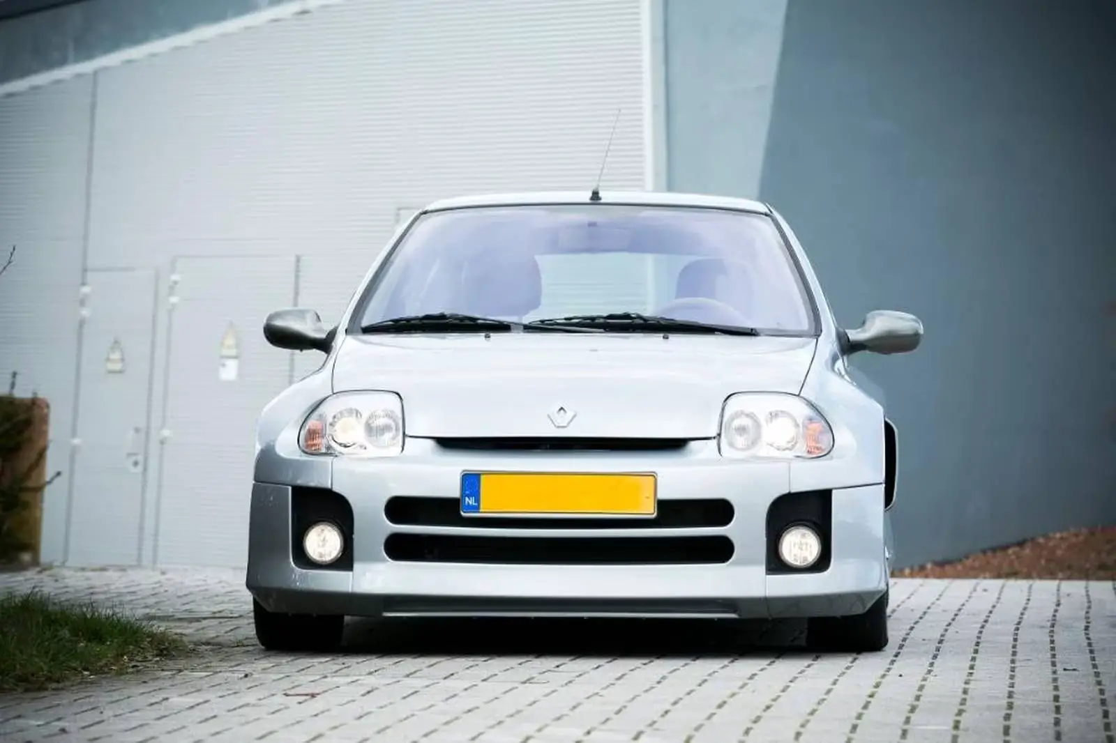 Daily driver Renault V6 te koop Gelderland (330.000 kilometer!) - All news